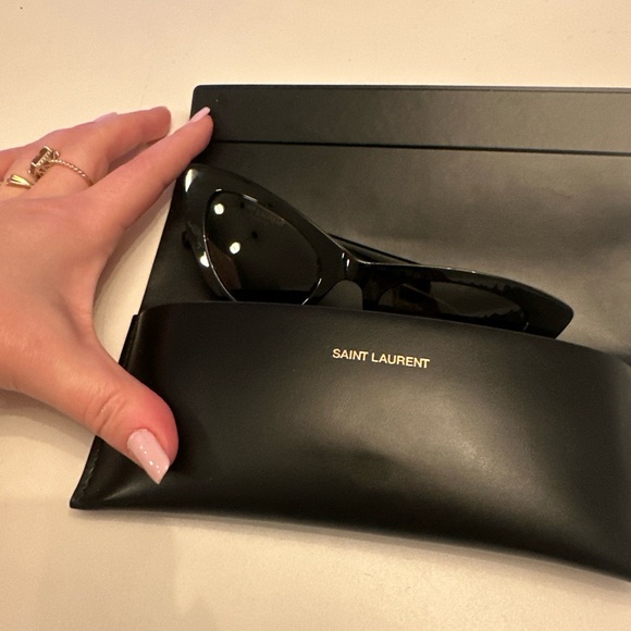 Saint Laurent Acetate Lily SL213 Cat Eye Sunglasses Black - Picture 5 of 5